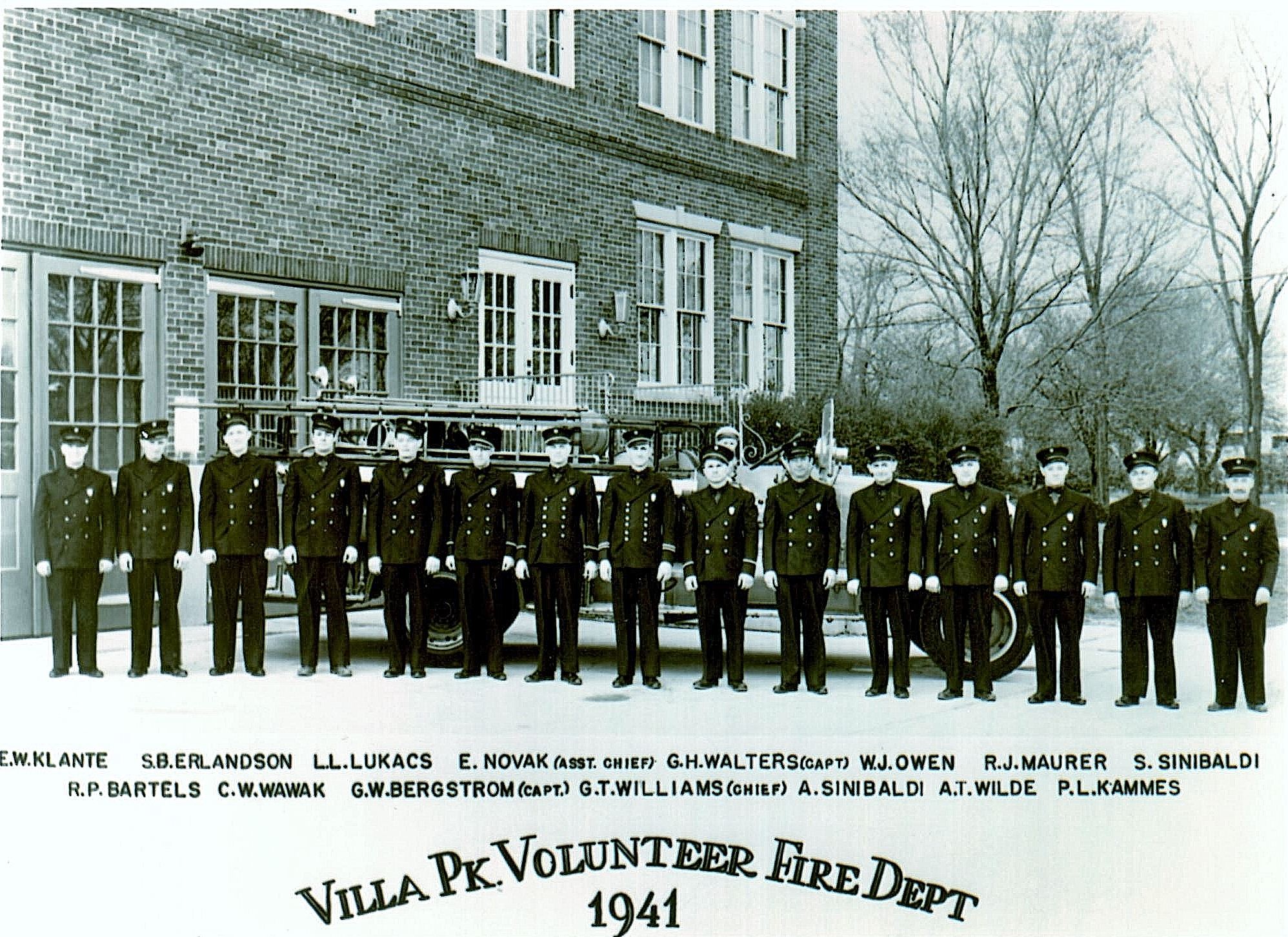 Villa Park Volunteer firefighters pose for photo in 1941.